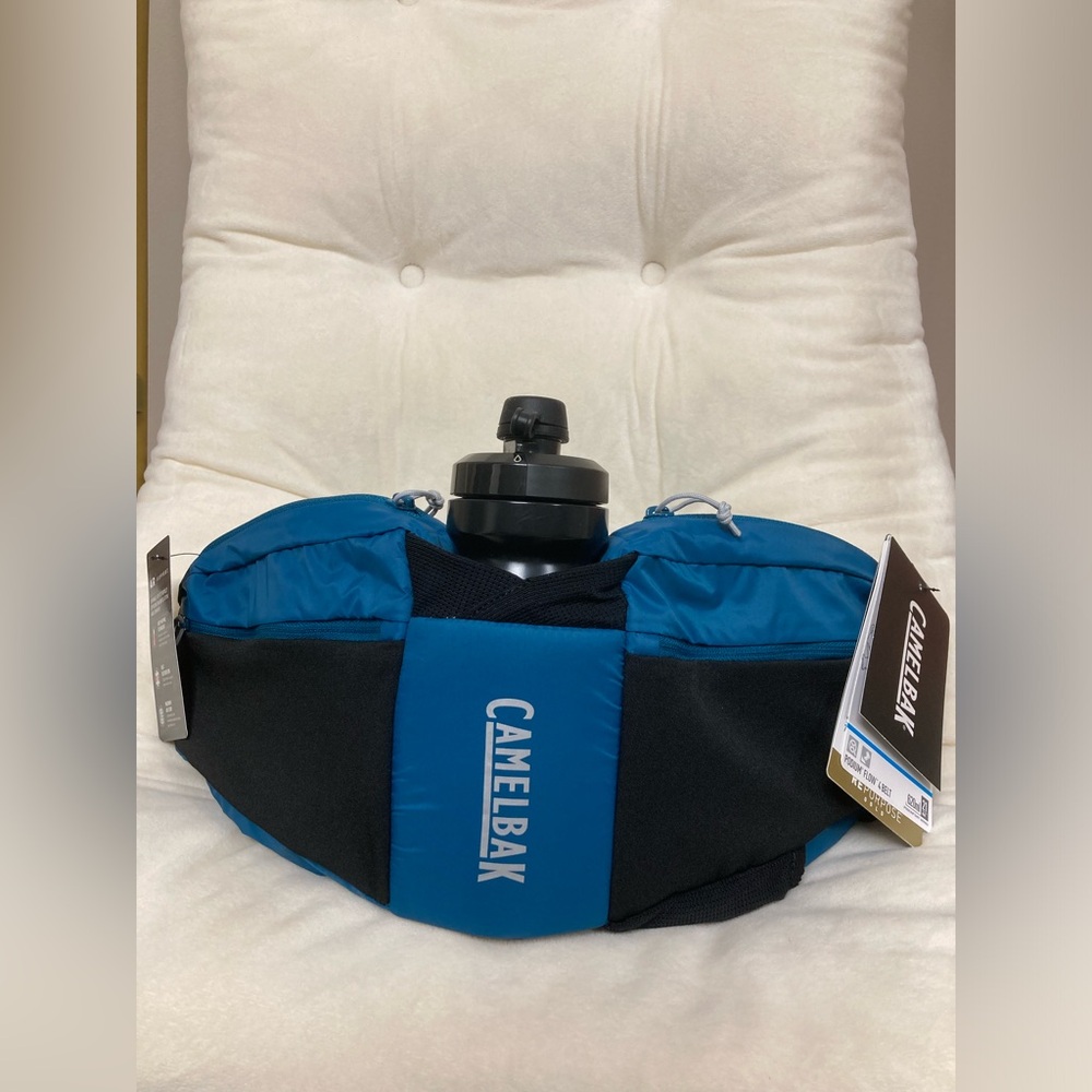 NWT CAMELBAK PODIUM FLOW 4 BELT BAG HIKE/BIKE OUTDOOR